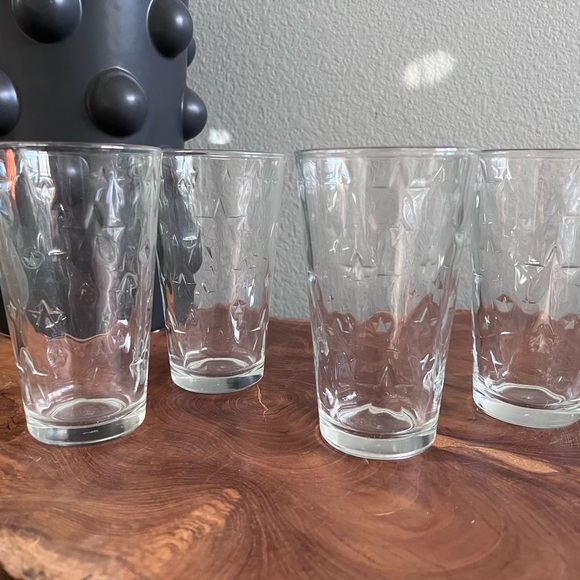 ✨SOLD✨ Vintage star engraved whimsical glass tumblers ⭐️ - Picture 2 of 4